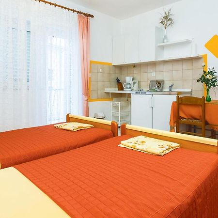 Lovely Apartment In Omis With Kitchenette Exterior photo