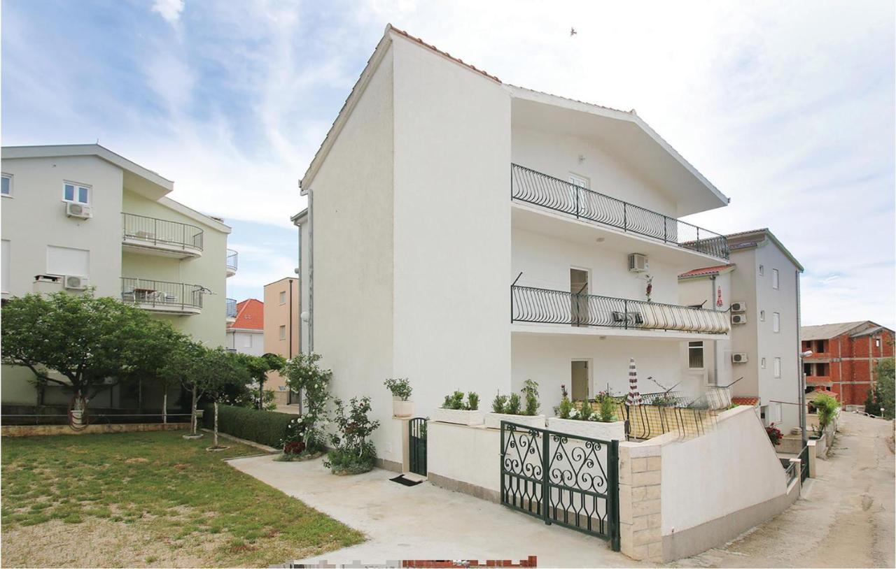 Lovely Apartment In Omis With Kitchenette Exterior photo