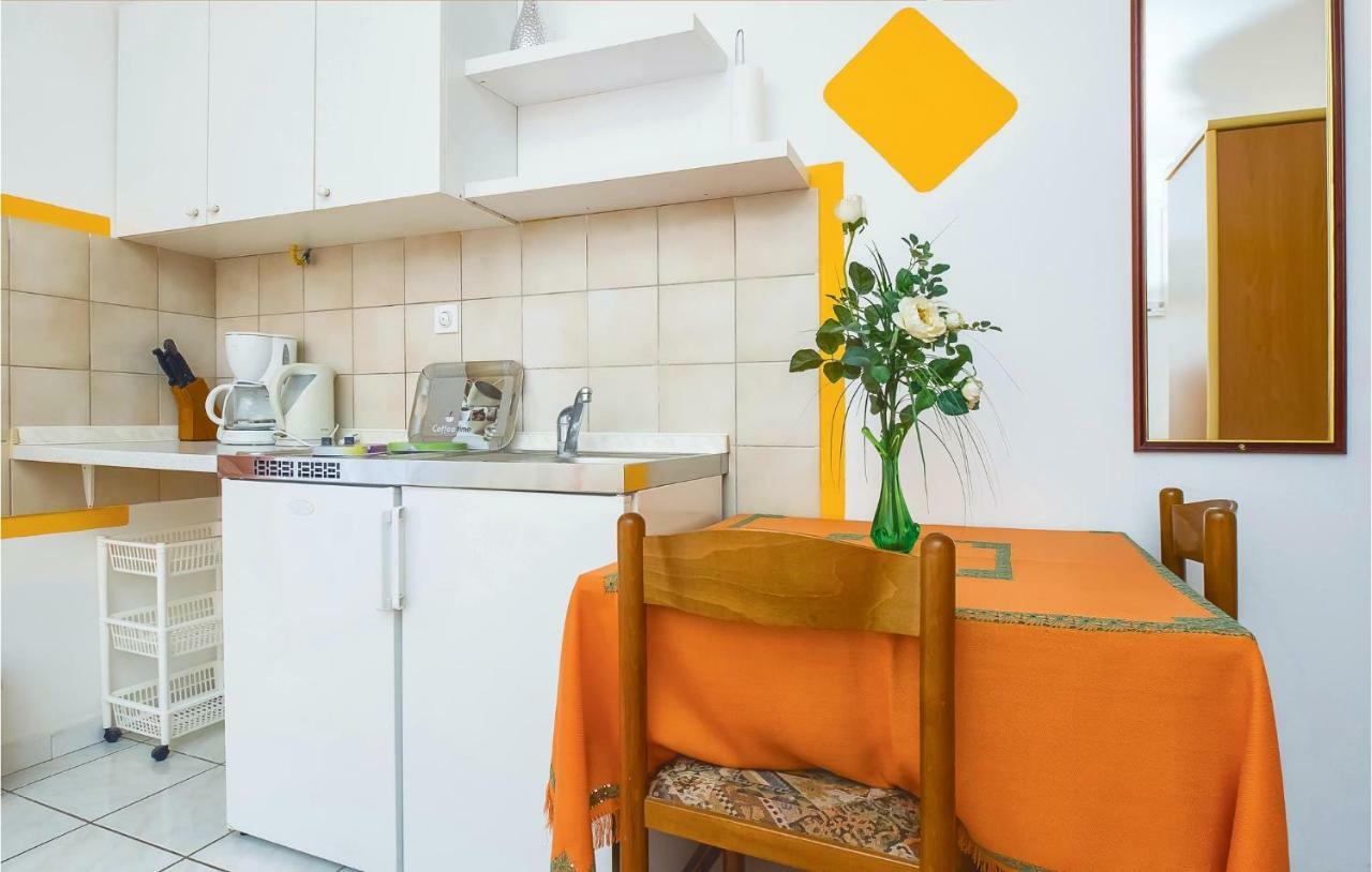 Lovely Apartment In Omis With Kitchenette Exterior photo